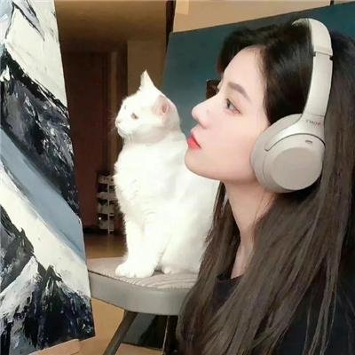 裸女游城